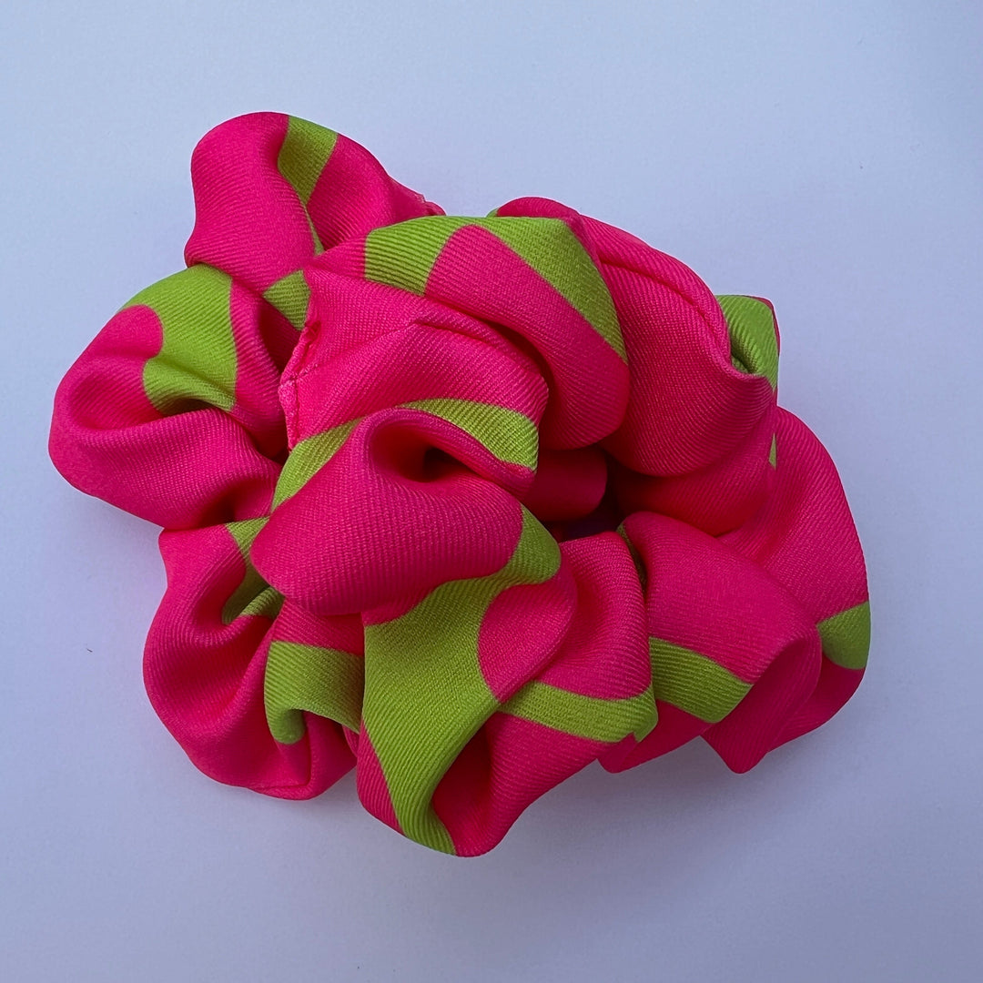 Scrunchie in pink und neongrün gemustert, handgenäht von Schneiderin von TREND Kollektiv