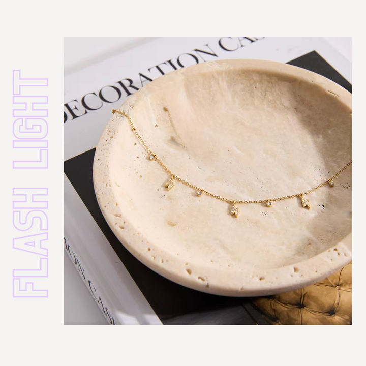 Vergoldete Kette mit Blitz-Anhängern aus Zirkonia – 18k Gold, wasserfest von TREND Kollektiv