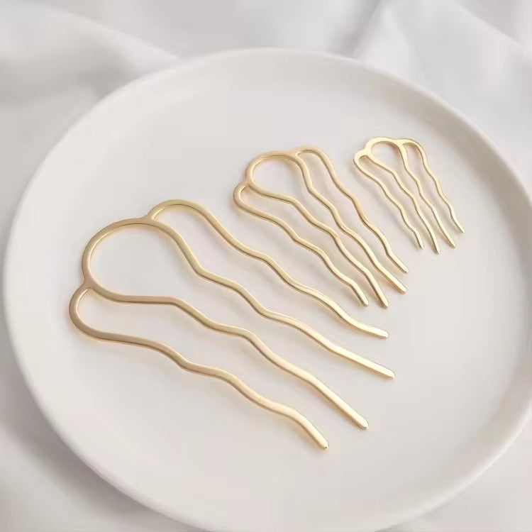 Set aus goldenen Wellen-Haarnadeln in 14k Vergoldung – stilvolle Haaraccessoires von TREND Kollektiv