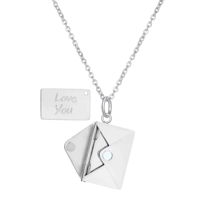 LOVE LETTER 18k Envelope Armband in Silber mit geöffnetem Umschlag und Love-you-Plättchen – TREND Kollektiv