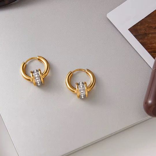 RIVIERA RING BiColor Hoops aus 18k vergoldetem Edelstahl mit silbernen Zirkonia-Ringen – TREND Kollektiv