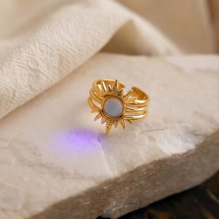 STELLA Star Ring im modernen luxuriösen Editorial Moodbild von TREND Kollektiv