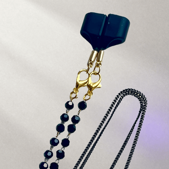 Zoom in auf Halterung und Kette von Vibe Strap Black Dark Muse_TREND Kollektiv
