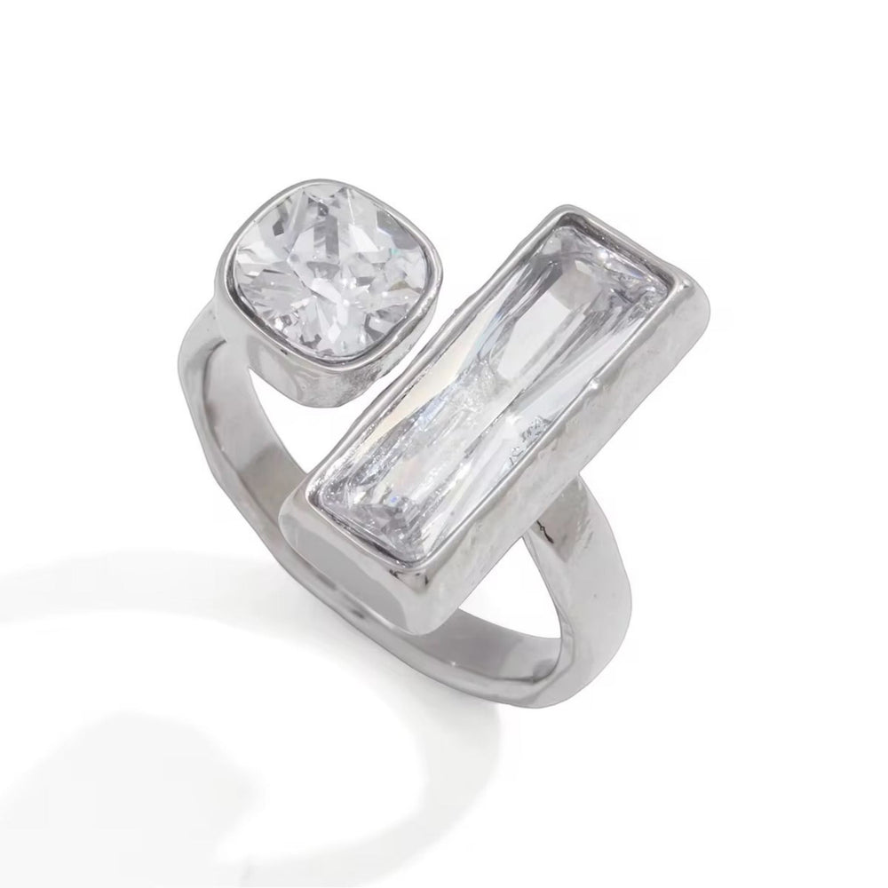 LUCIA Crystal Ring mit funkelnden Zirkonia-Steinen in Gold und Silber von TREND Kollektiv