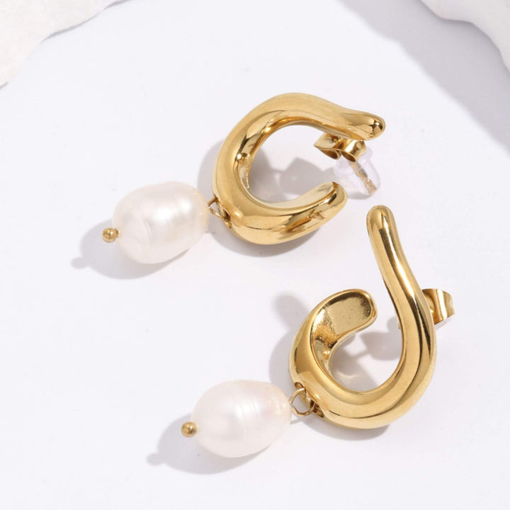 Pearl Curve Hoops