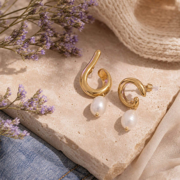 Pearl Curve Hoops
