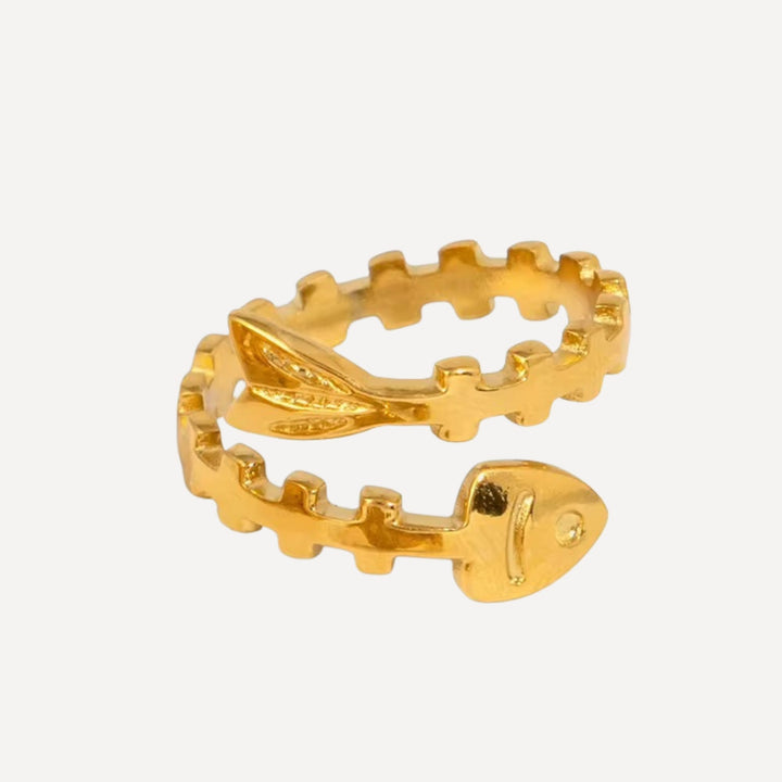 REEF Ring von TREND Kollektiv – vergoldeter verstellbarer Fisch Ring aus der Ocean Collection