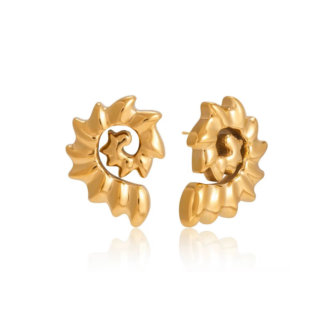 SOLARA Ohrringe von TREND Kollektiv – vergoldete Statement-Ohrringe mit mediterraner Spiralform