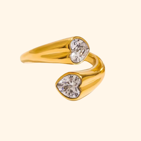 HEARTED Ring von TREND Kollektiv mit zwei herzförmigen Zirkonia, 18k vergoldeter Edelstahl, offen und verstellbar