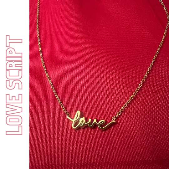 LOVE Script Kette in Goldoptik mit Love-Schriftzug – TREND Kollektiv LOVE Collection