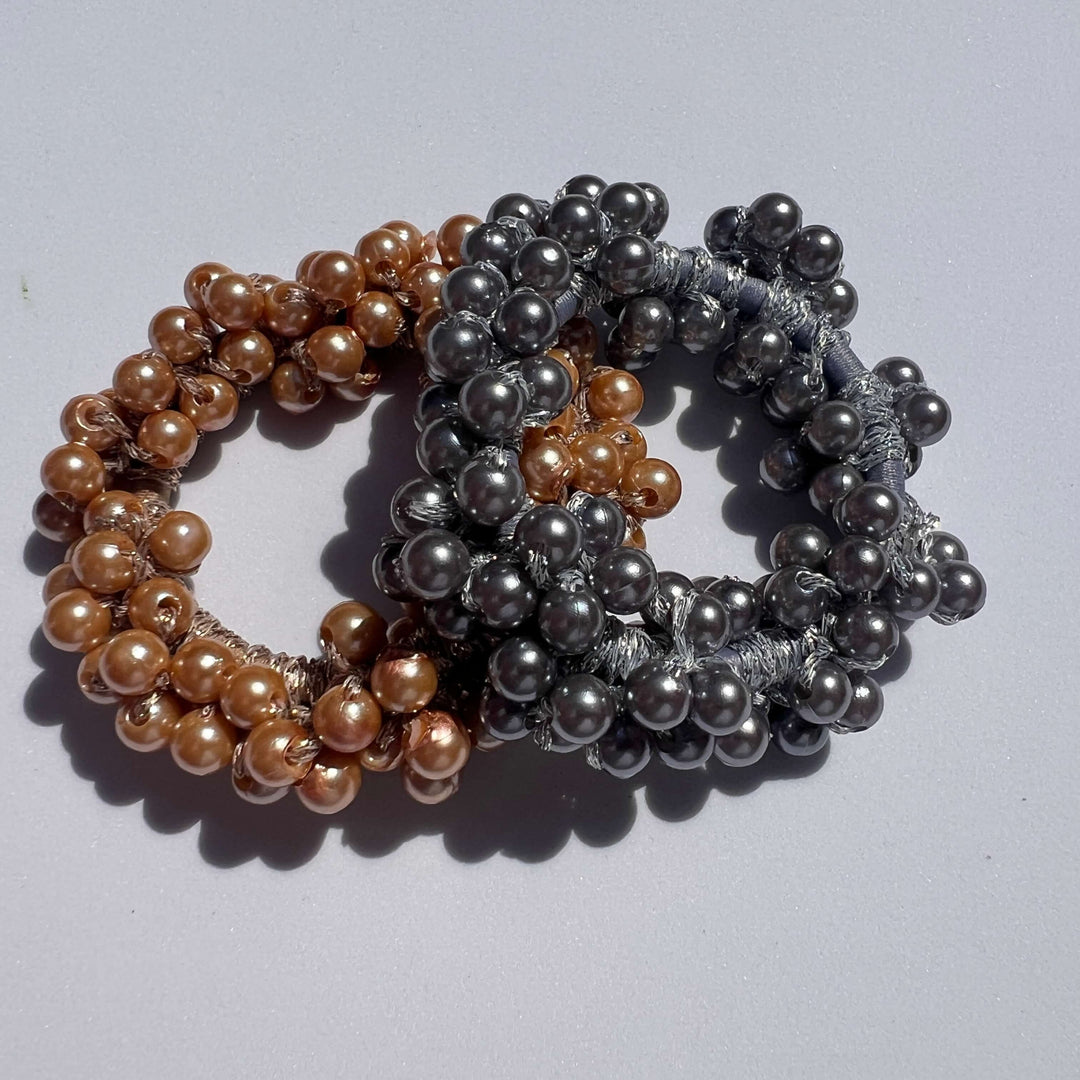 2er-Set Pearl Pops Haargummis in Roségold und Metallicgrau – Silk + Steel Edition von TREND Kollektiv