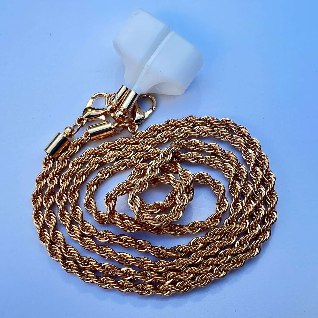 White Vibe Strap Halterung mit goldfarbener Spiral-Kette – BOLD Twist Gold von TREND Kollektiv, stylisches In-Ear-Accessoire