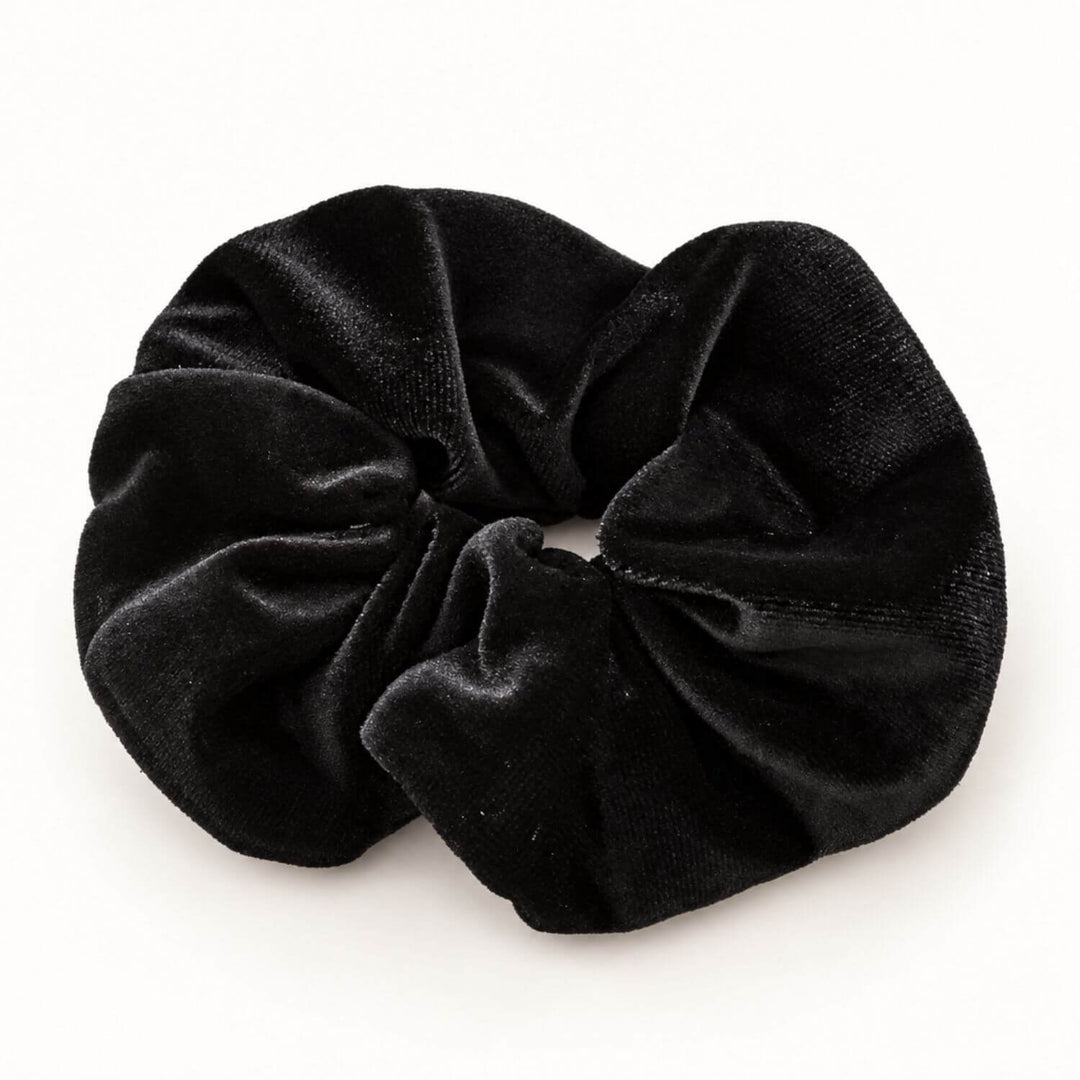 Großes VELVET VOLUME Scrunchie aus schwarzem Samt von TREND Kollektiv